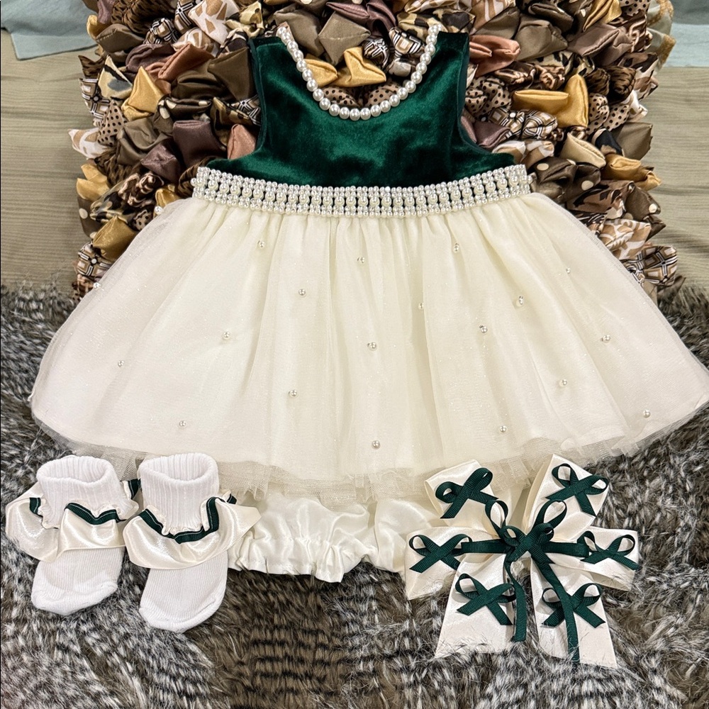 American Princess kids dress size 6 months NWOT & socks & bow price is firm